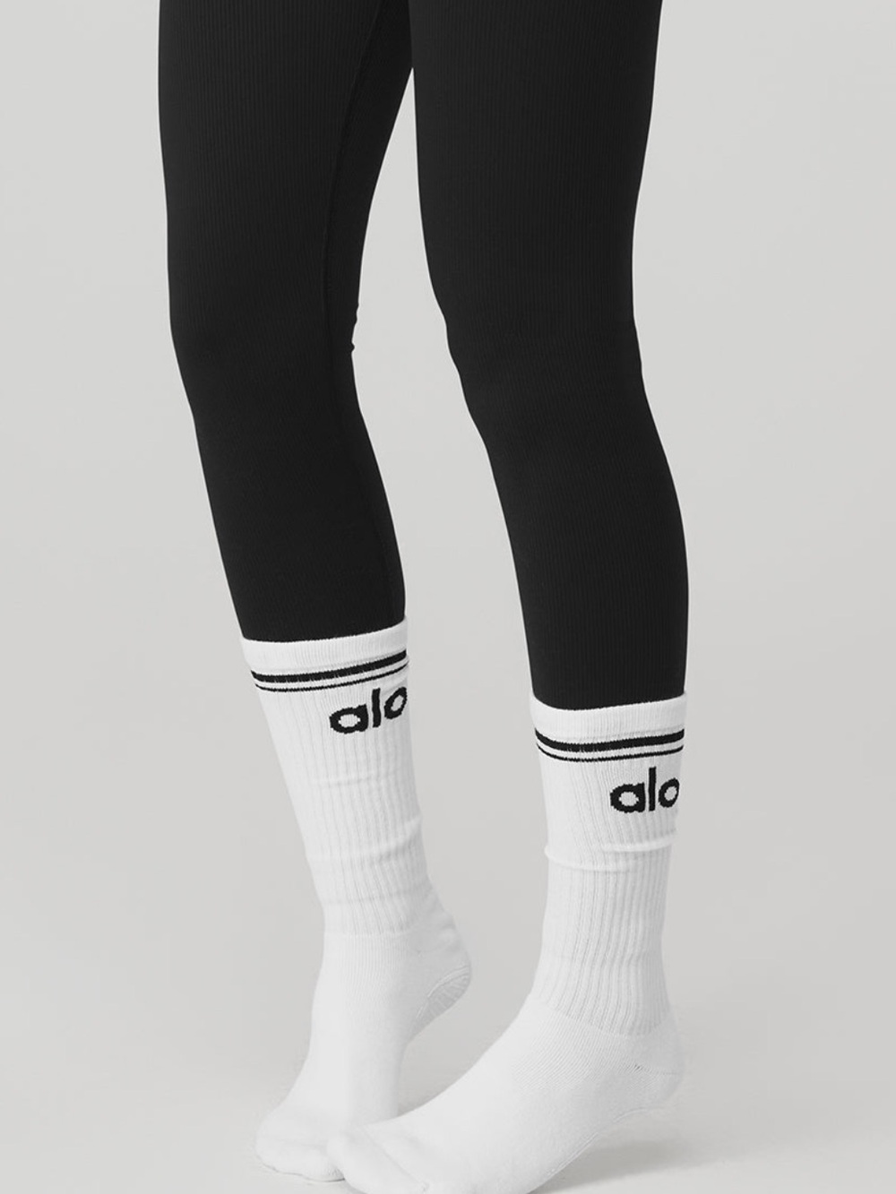 NWT ALO Women’s Throwback Barre Sock M/L - Picture 3 of 6